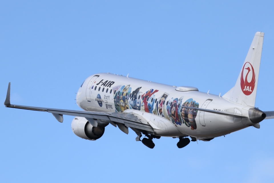 航空機・ヘリコプター J-Air EMBRAER ERJ-190STD JA241J 航空機