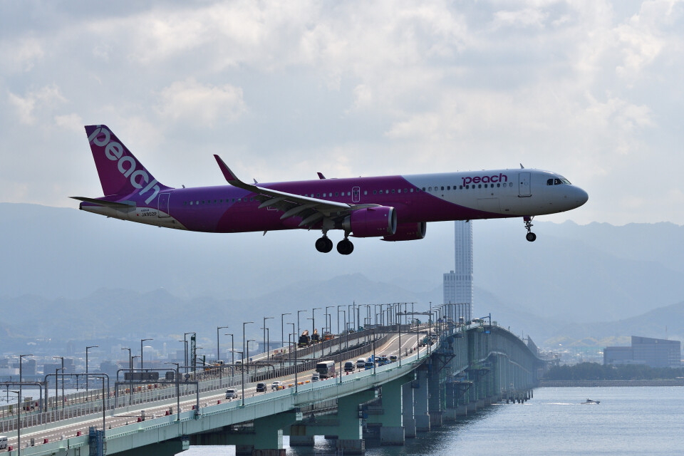 ピーチ Airbus A321neo JA902P 関西国際空港 航空フォト | by C