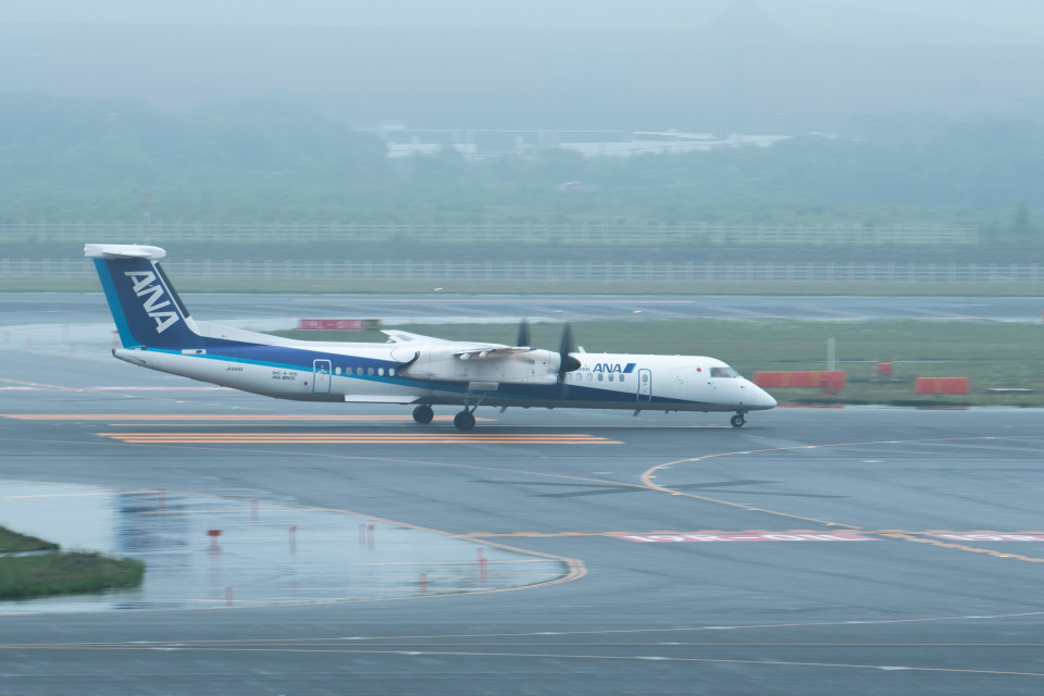 ANAウイングス Bombardier DHC-8-400 JA846A 新千歳空港 航空フォト