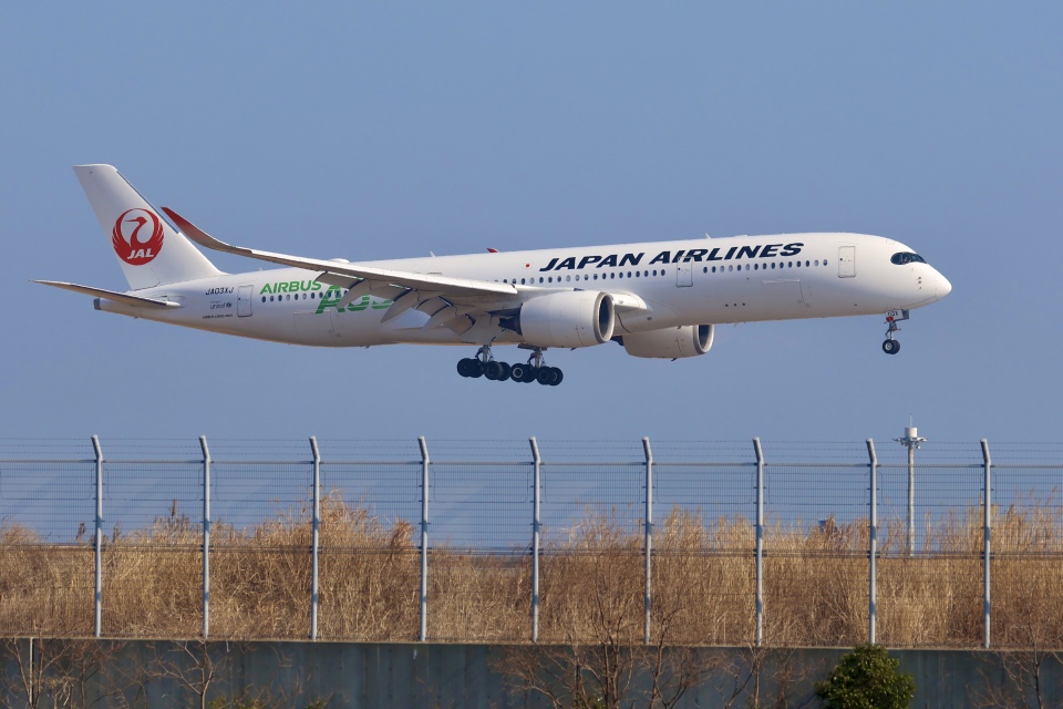 日本航空 Airbus A350-900 JA03XJ 羽田空港 航空フォト | by chikoさん