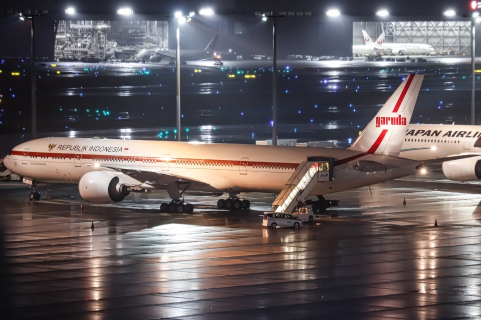 ガルーダ・インドネシア航空 Boeing 777-300 PK-GIF 羽田空港 航空