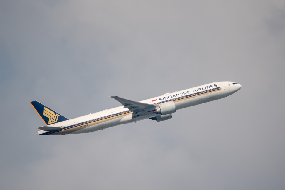 シンガポール航空 Boeing 777-300 9V-SWT シンガポール・チャンギ国際