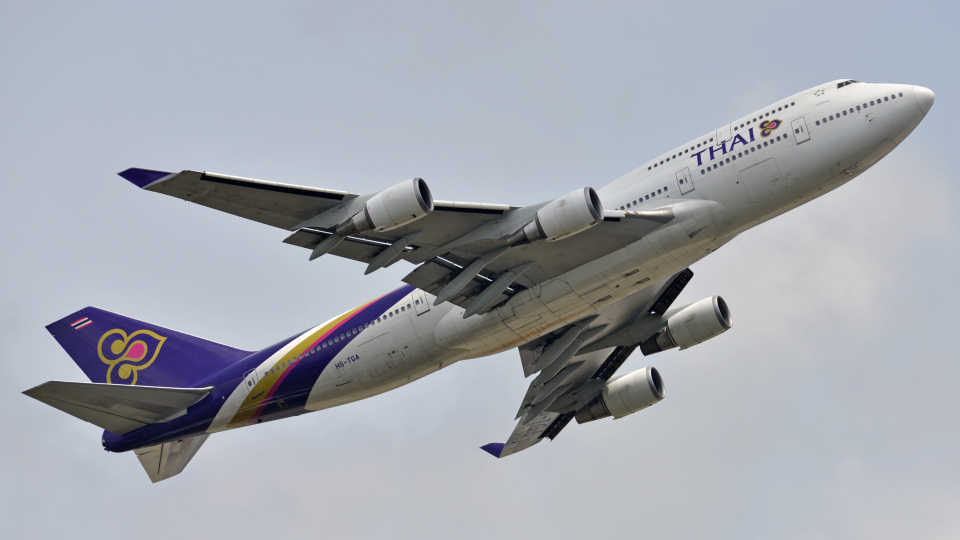 タイ国際航空 Boeing 747-400 HS-TGA 成田空港 航空フォト | by