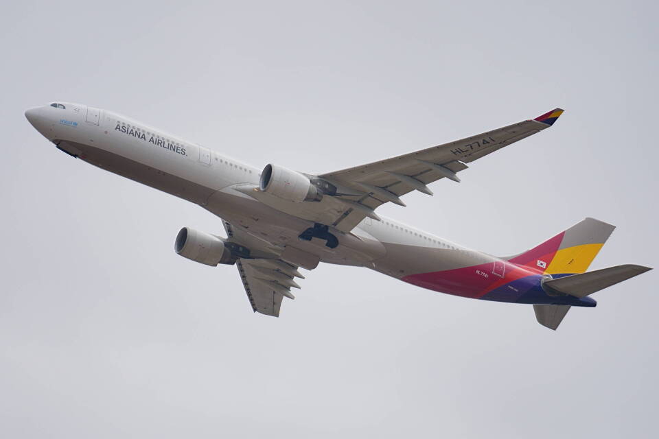 アシアナ航空 Airbus A330-300 HL7741 成田空港 航空フォト | by IMP