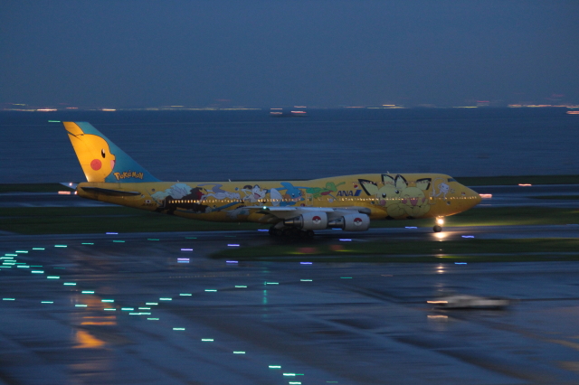ピカチュウジャンボ」特別塗装機 全日空 (747-400 | JA8957) ガイド