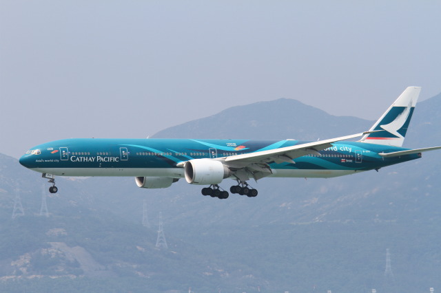 Asia's World City」特別塗装機 キャセイパシフィック航空 (777-300