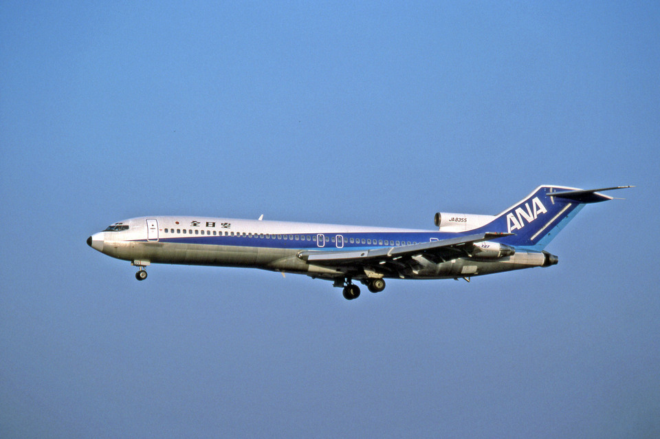全日空 Boeing 727-200 JA8355 伊丹空港 航空フォト | by Gambardier