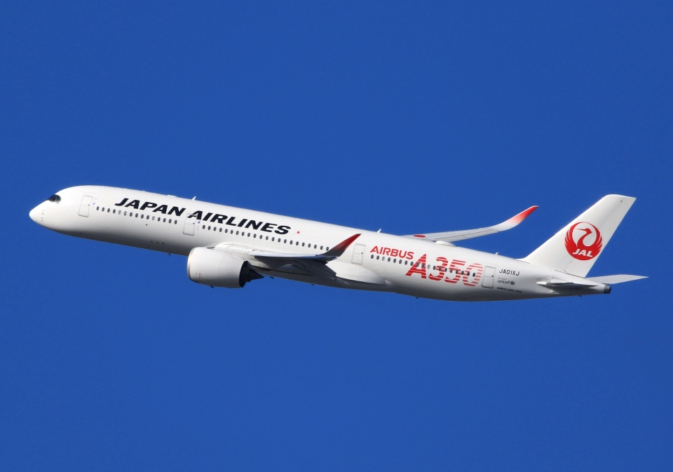 日本航空 Airbus A350-900 JA01XJ 伊丹空港 航空フォト | by Lotusさん