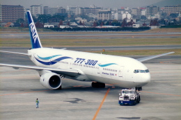 機体記号 : JA751A (ANA) 特別塗装機「ANA創立45周年記念 [ 風