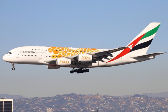 ドバイ国際博覧会「エキスポ2020」 オレンジ」特別塗装機 エミレーツ