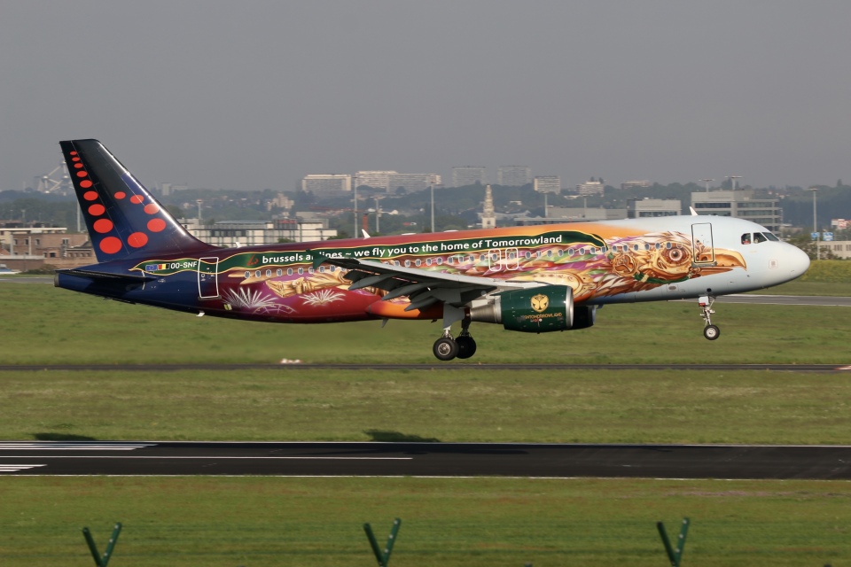 ブリュッセル航空 Airlinertags A320 コンビ色 ブリュッセル航空