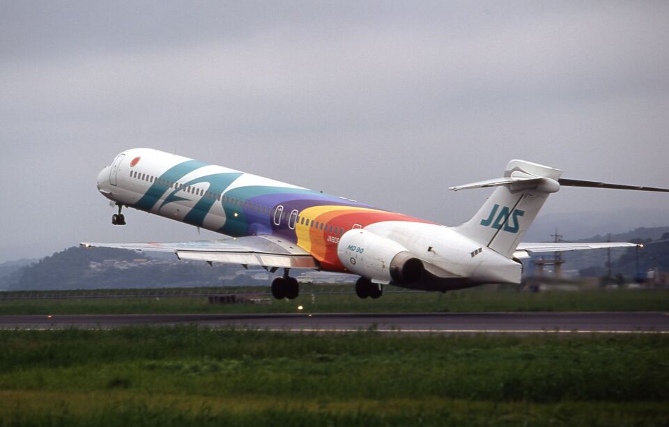 レア1/100 JALアーク塗装マクドネル・ダグラス MD-90 JA8063 レア1/100