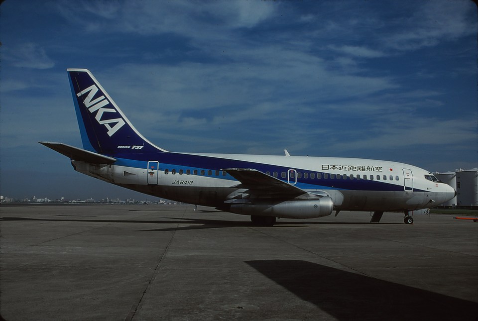 日本近距離航空 Boeing 737-200 JA8413 福岡空港 航空フォト | by