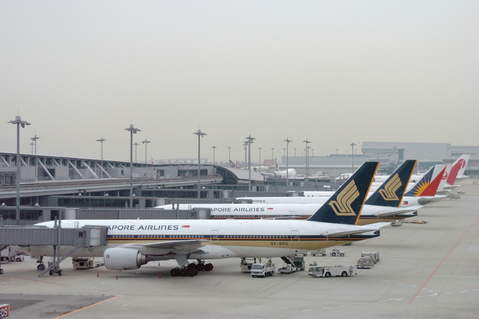 シンガポール航空 Boeing 777-200 9V-SRG 関西国際空港 航空フォト