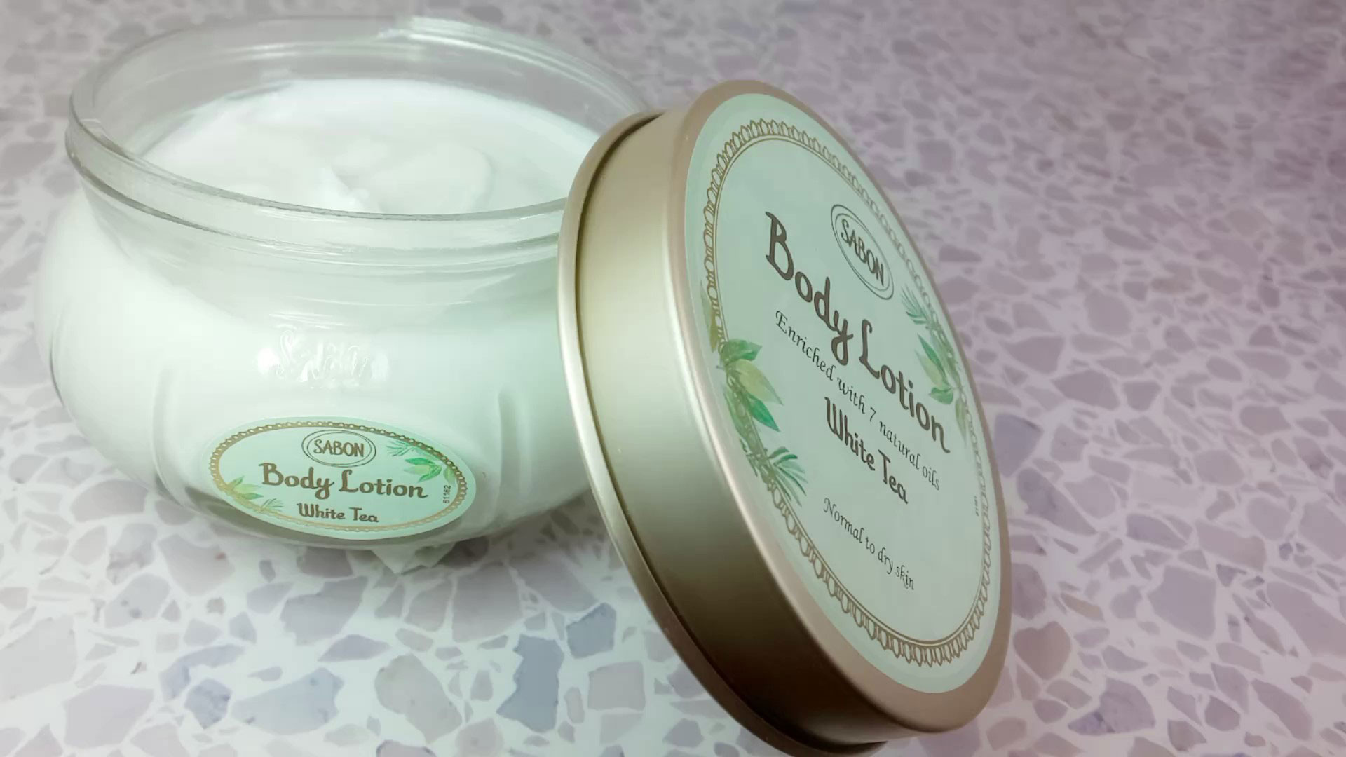 SABON「ボディローション ホワイトティー」で心も体もたっぷり潤う