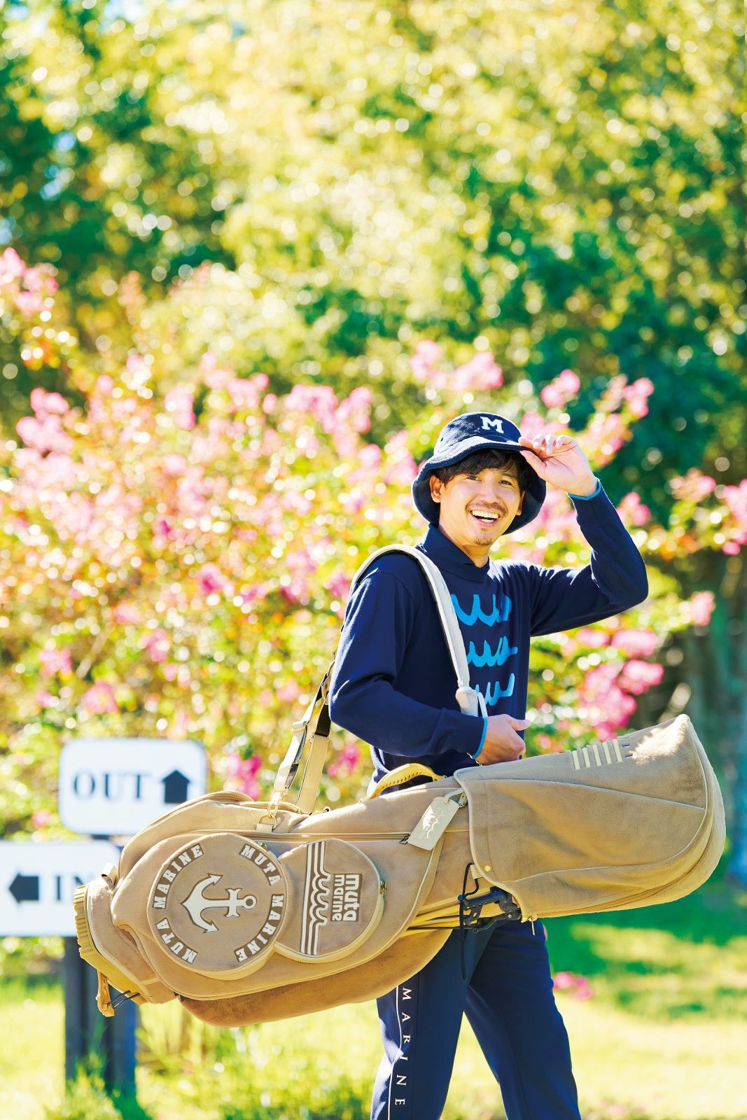 ムータ・マリン」の新作キャディバッグは程よくあざとい「モテ顔」の