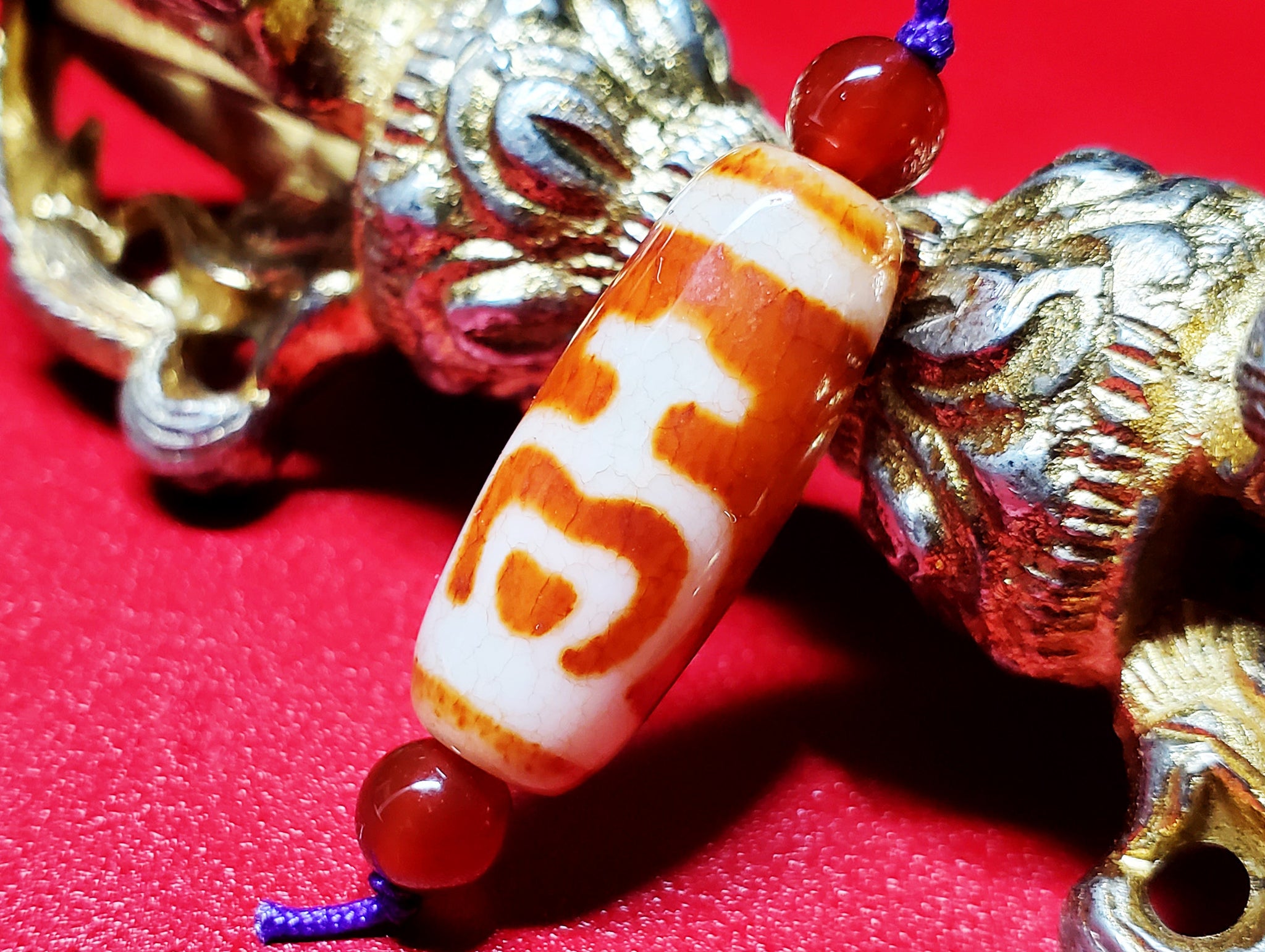 上肯天珠・蓮花宝瓶天珠 – 天然石の店 ふうちゃん