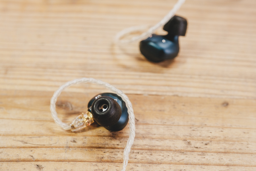 初めての「高級」有線イヤホンは Meze Audio「RAI PENTA」｜FUJI X が