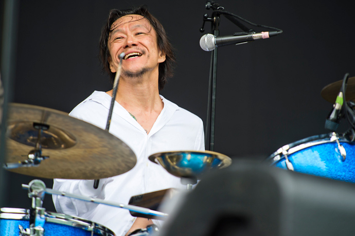 THE GOLDEN WET FINGERS | FUJIROCK EXPRESS '13 | フジロック会場から