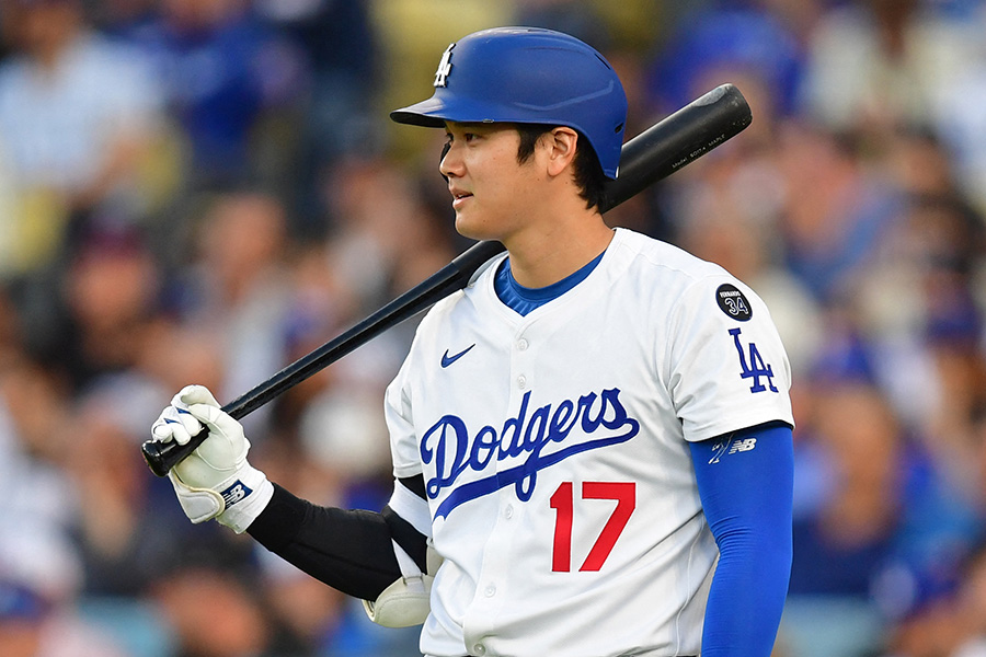 ド軍戦で配布、ワンピースグッズが高額転売 試合5時間前からファン殺到