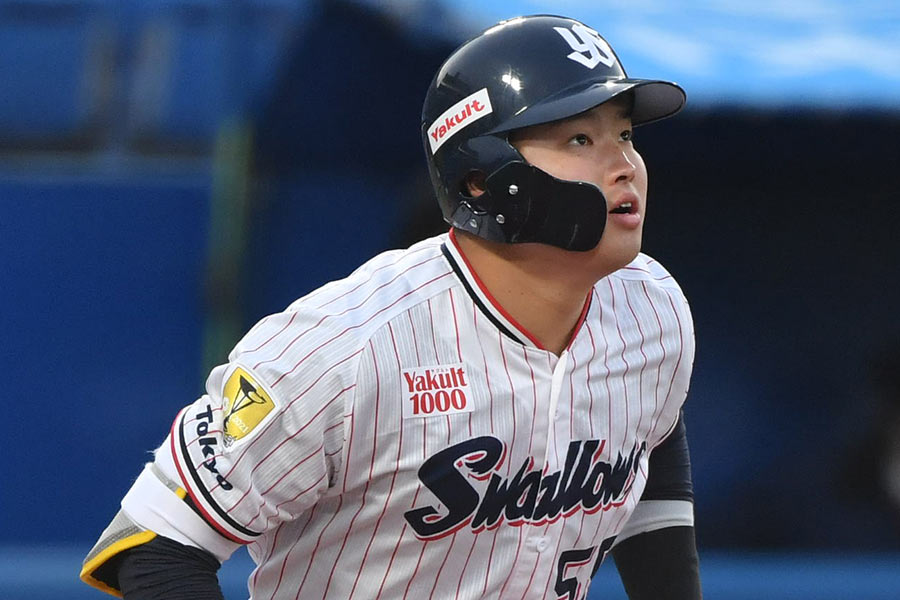 村上宗隆、2戦連発