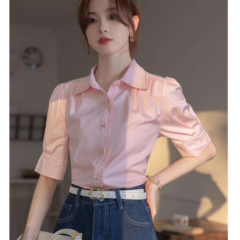 サーモンピンクのシャツで叶える上品レディーススタイル5選 - ピンク