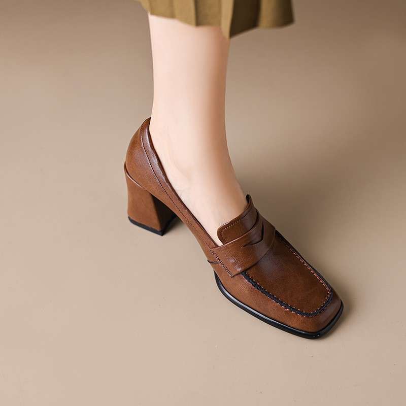 エレガントスクエアトゥ ブラックチャンキーヒールパンプス キャメル