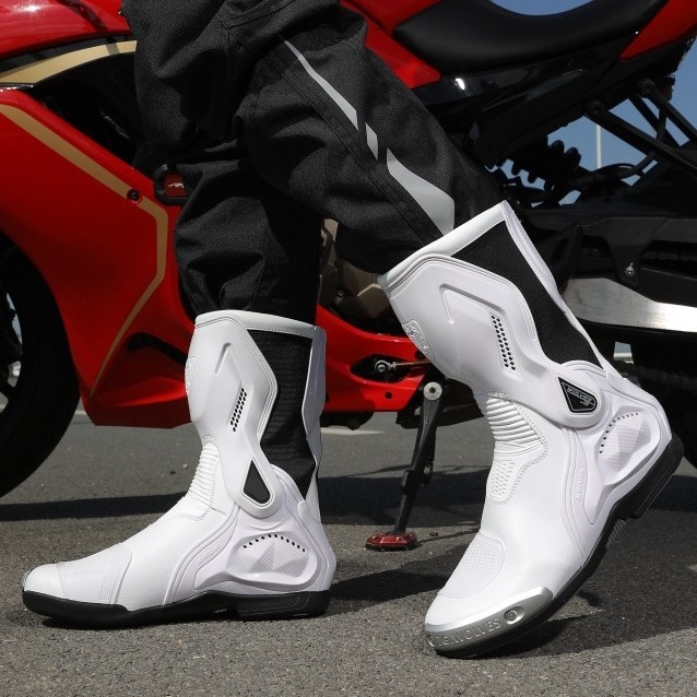 足元が映える白ブーツおすすめ5選 - バイクブーツ専門通販 Bike Boots