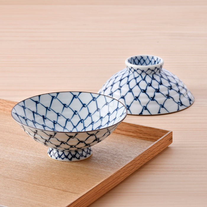 波佐見焼】手描き掛け網 平茶碗 2点セット【まるしん】 [WD48