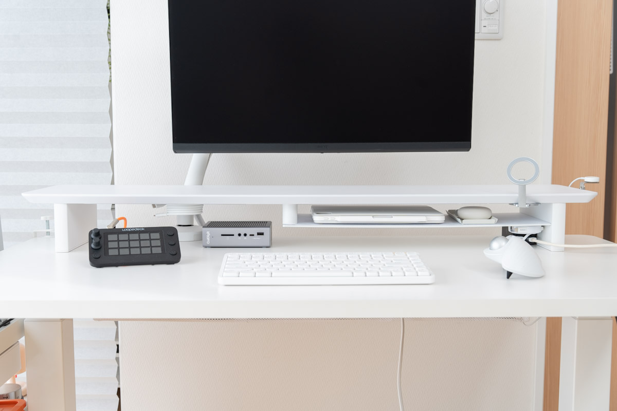 amesoba デスクシェルフ MASSIROは白デスクに合わないわけがない