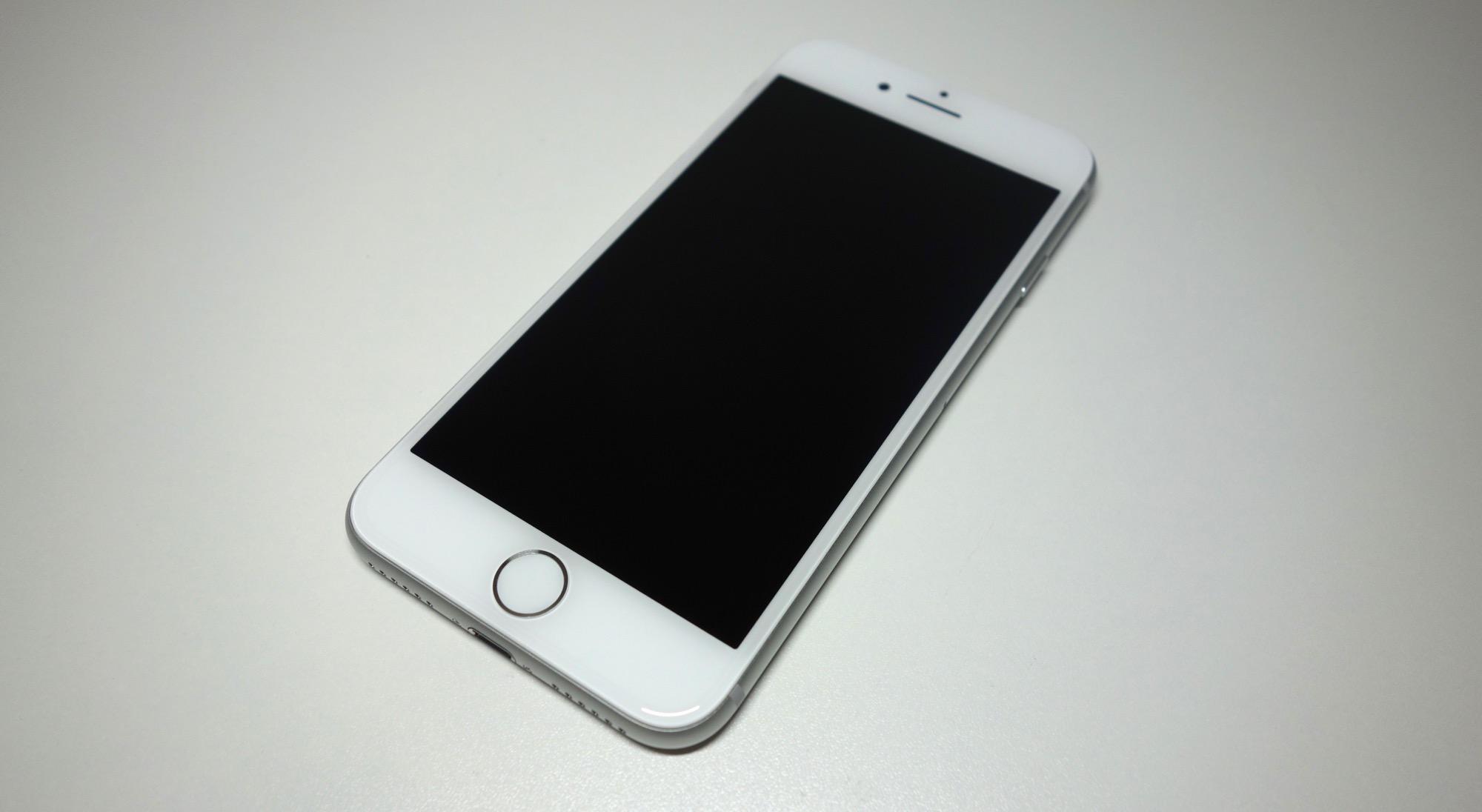 Apple iPhone 8 シルバー 本体のみ 箱付き Apple iPhone 8 シルバー 箱付き