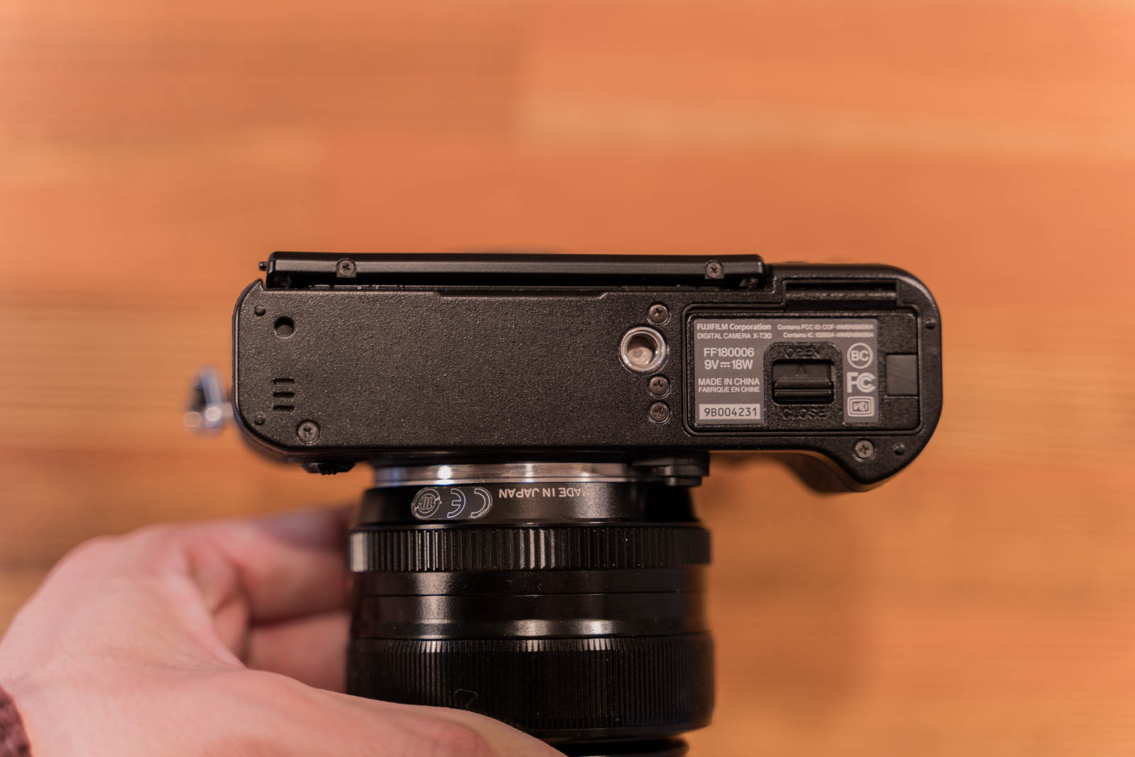FUJIFILM X-T30用の純正グリップをレビュー!持ち心地が大幅改善
