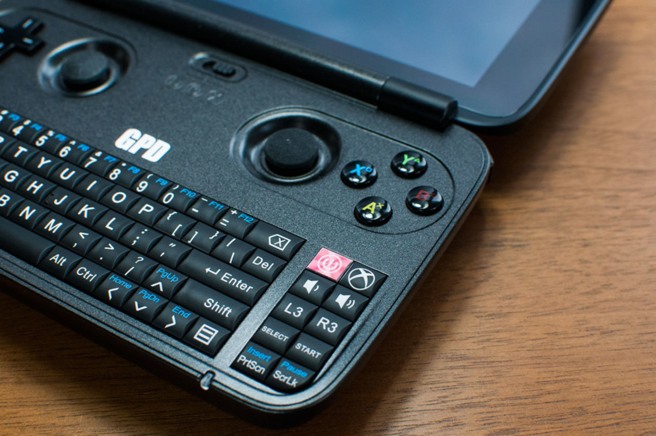 GPD WIN」今更ながら購入！超人気UMPCの新リビジョンはアルミシェルで