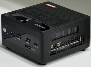 なにこの盛り合わせ。AOOSTAR「GEM10」はOCuLinkにトリプルM.2 SSDな