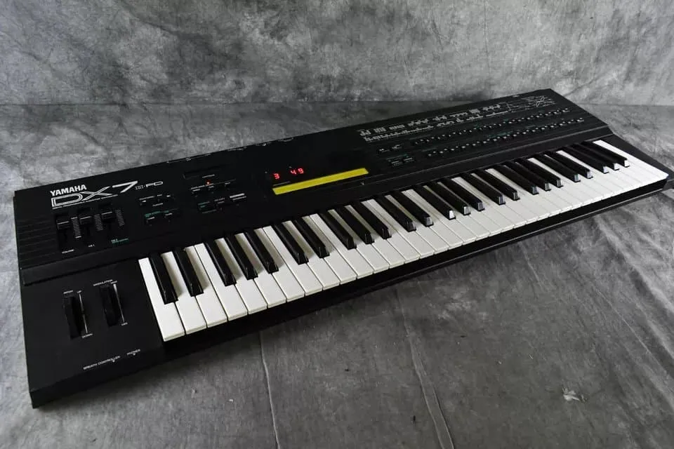 YAMAHA DX7II-FD ヤマハ シンセサイザー - 楽器の買取屋さん｜最短30分