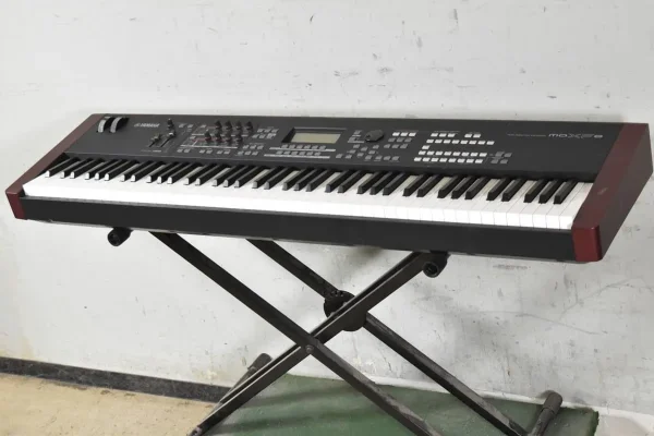 Roland/ローランド ショルダーキーボード シンセサイザー Lucina AX-09