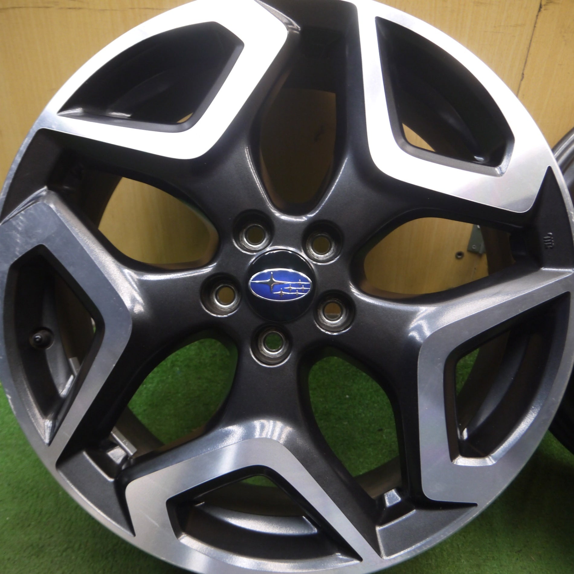 送料無料* 4本価格☆スバル GT系 XV 純正 ホイール 18インチ 18×7J