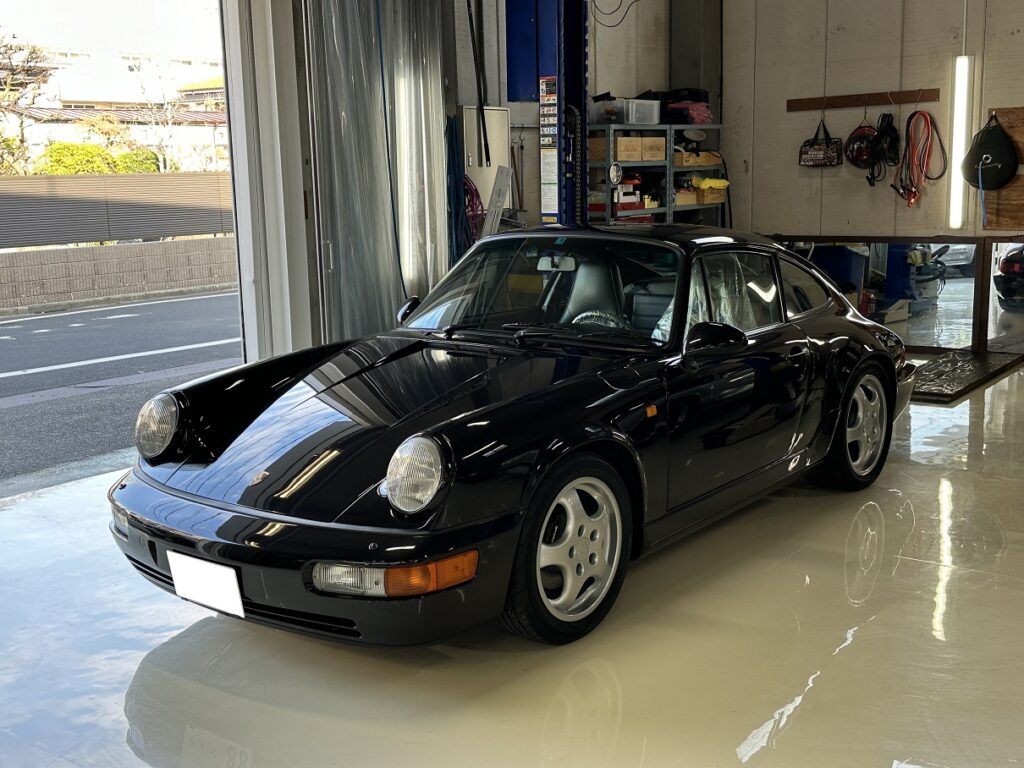 昨日は黒い964の納車でしたー - ガレージJ