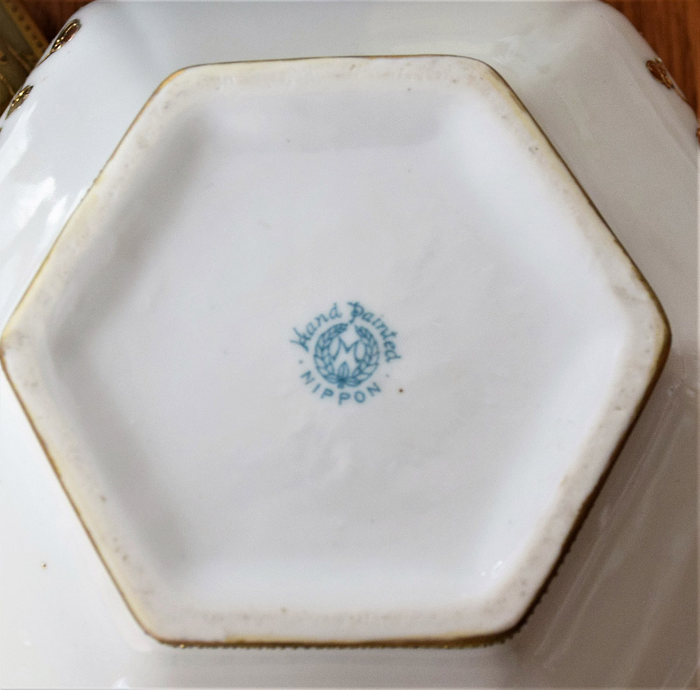 陶磁器に描かれる優美なバラ「オールドノリタケとバラ模様