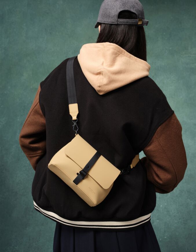 クロスボディバッグ｜防水＆エコ素材｜ガストンルーガ公式