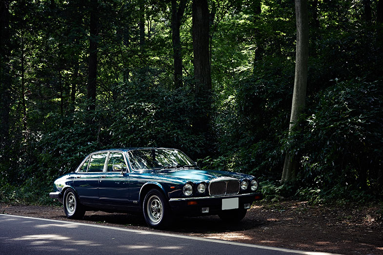 古くても、壊れても、この愛車と暮らしたい。1993年式デイムラー