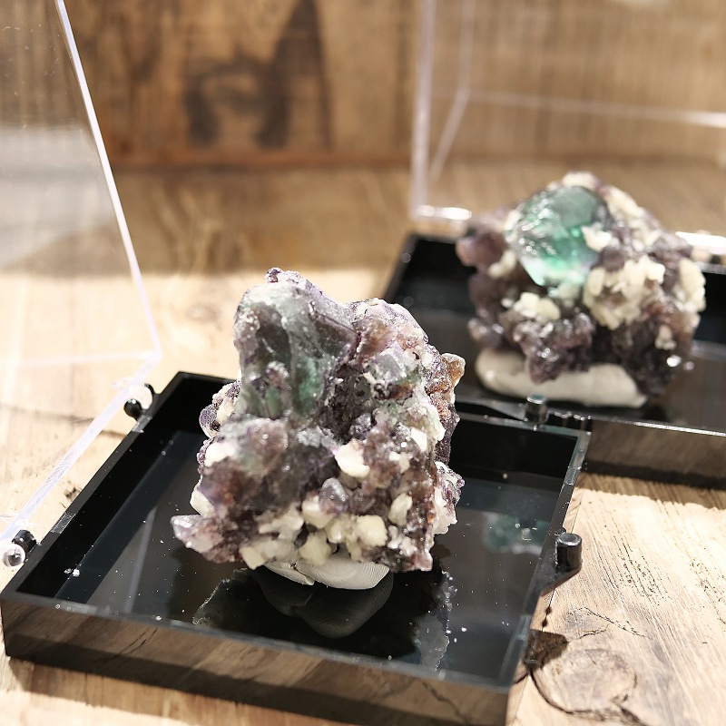 ナミビア・オコルス鉱山 フローライト原石 〈ケース付き〉｜マライカ