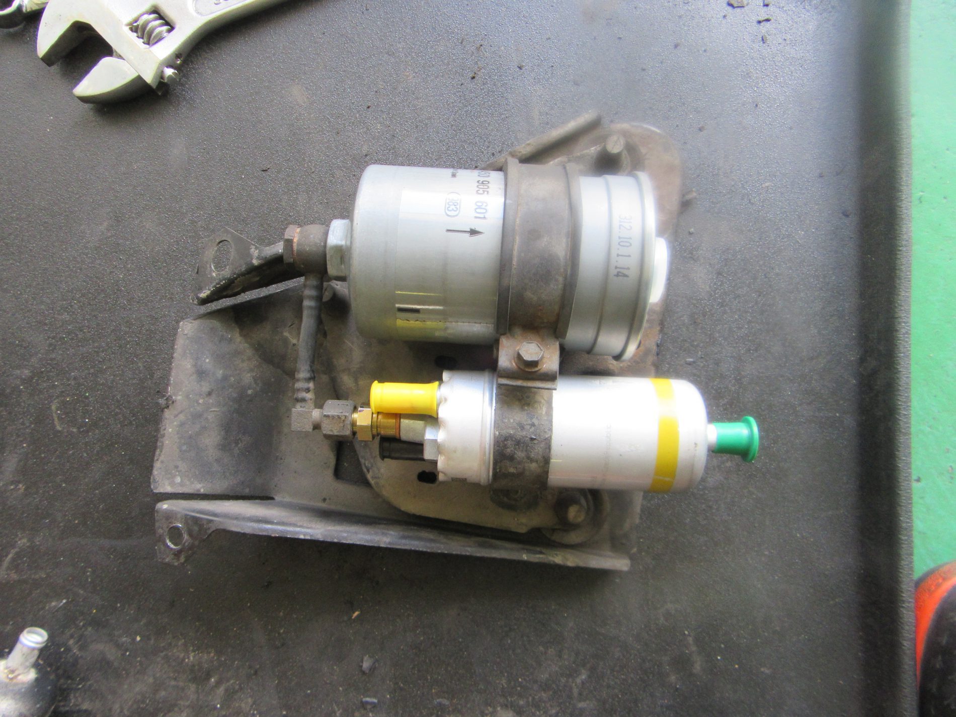 ボルボ240 フューエルポンプ・フューエルフィルター交換 – 宮城県