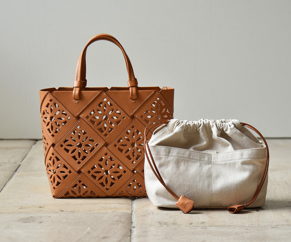 サスカットバスケット 手提げバッグ M｜商品一覧 | 革財布、バッグの