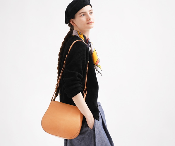 クオイオ かぶせ付きショルダーバッグ｜商品一覧 | 革財布、バッグの