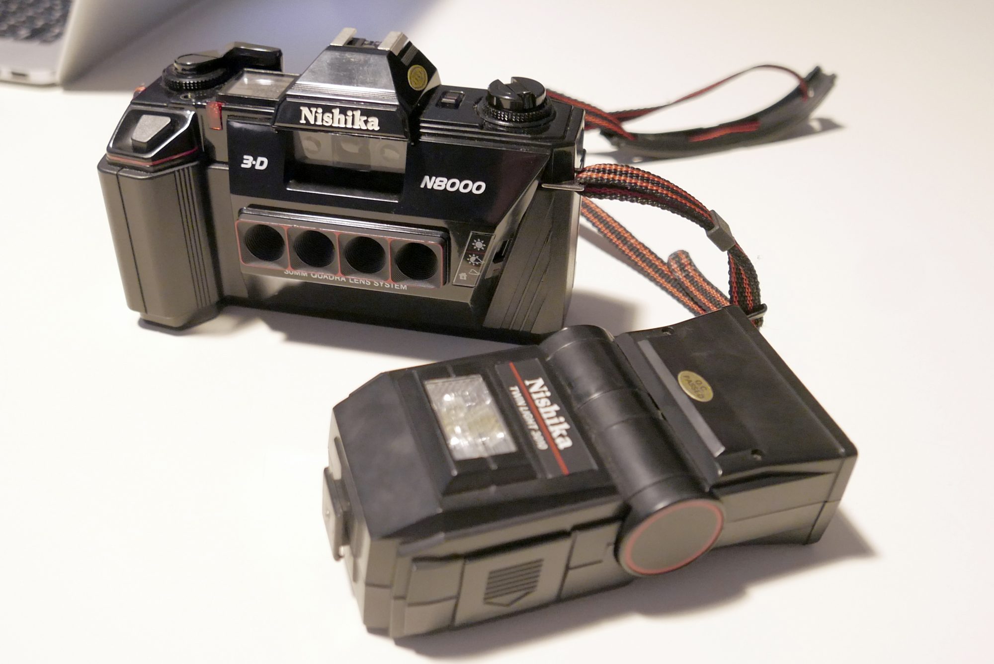 Nishika F8000というフィルムカメラで作る3D-GIF Effect | ビデオ