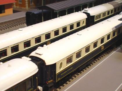 CIWLワゴン・リの列車＜No，1＞プルマン車、食堂車〜鉄道模型