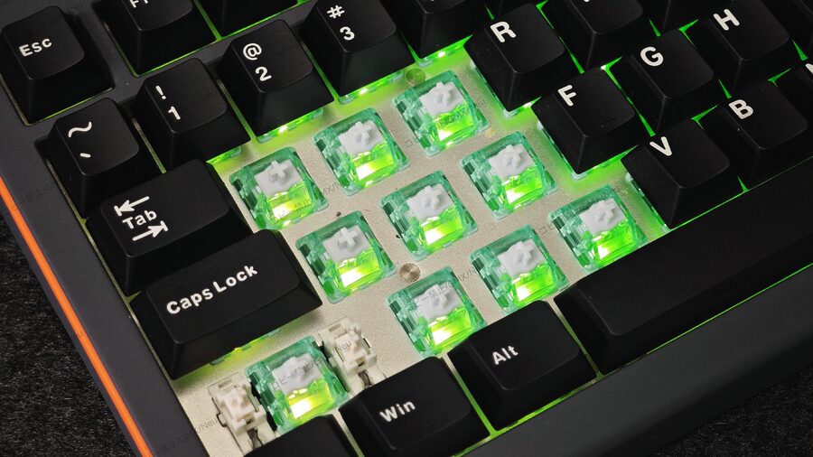 83キー】磁気スイッチ搭載！8000Hz対応の高性能ゲーミングキーボード