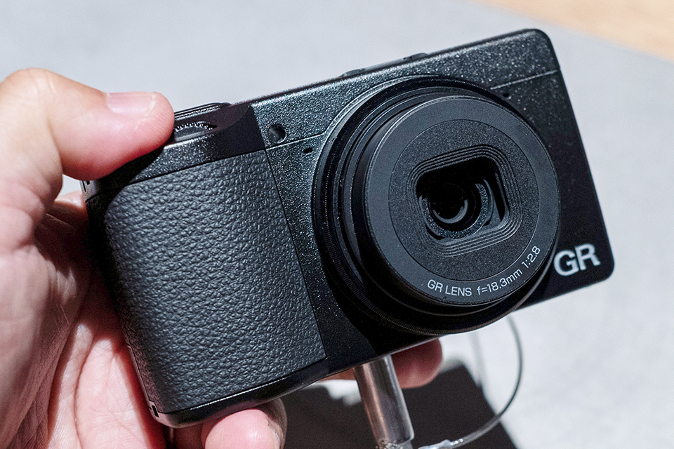 RICOH GR IV」がアップデート！ 電子シャッター機能を追加 | CAPA