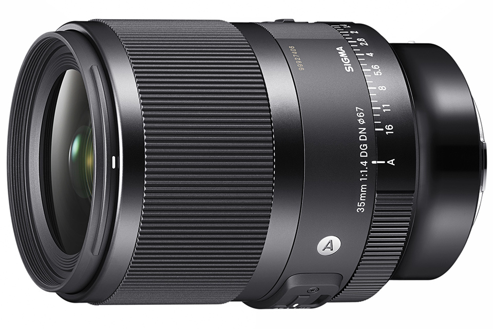 シグマArtラインの原点がミラーレス用に進化した大口径レンズ「35mm F1